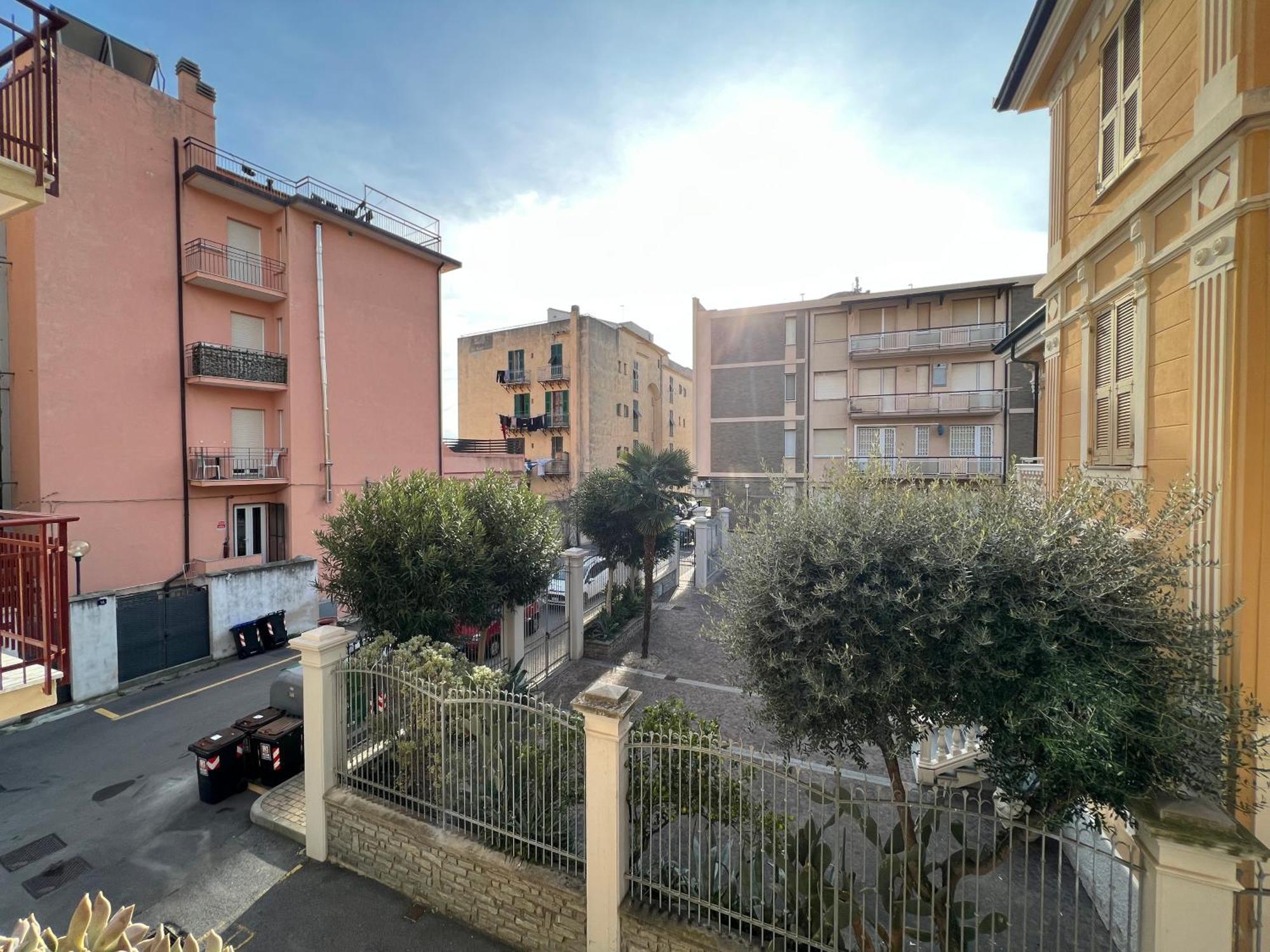 La Stella Marina - 150 Metri Dal Mare Con Box Auto Apartment Spotorno Exterior foto