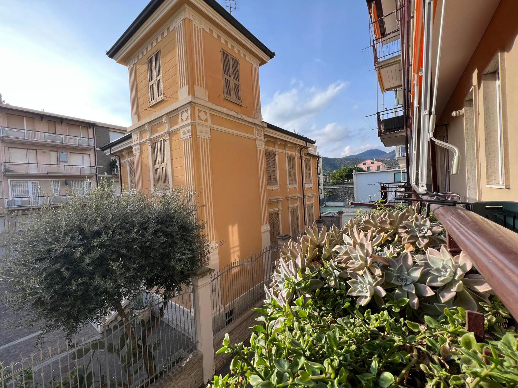 La Stella Marina - 150 Metri Dal Mare Con Box Auto Apartment Spotorno Exterior foto